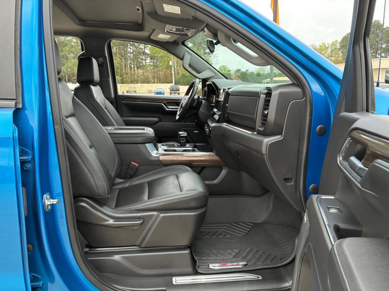 Used 2022 Chevrolet Silverado 1500 LT Trail Boss w/ LT Trail Boss Premium Package AWD/4WD image 17