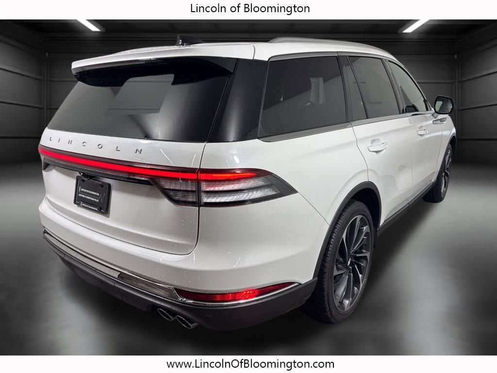 Certified 2025 Lincoln Aviator Reserve w/ Illumination Package image 7