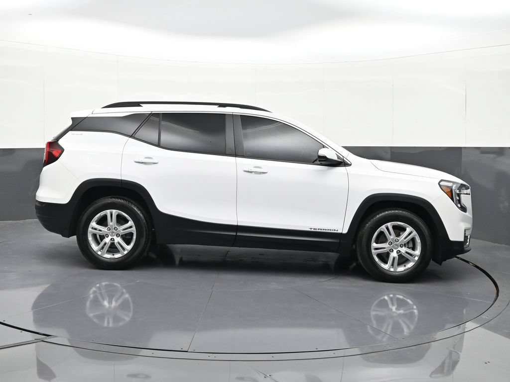 Certified 2024 GMC Terrain SLE w/ Driver Convenience Package FWD image 6