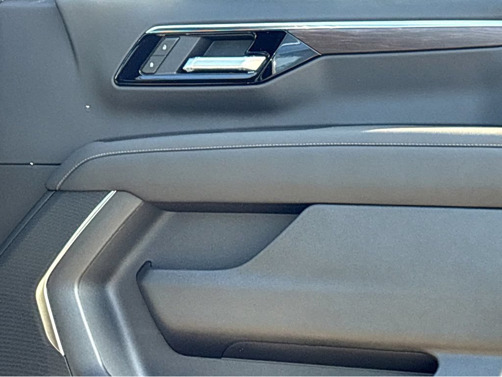 New 2026 Chevrolet Suburban LS RWD image 13