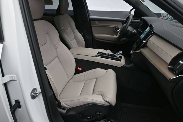 Certified 2026 Volvo XC90 B6 Ultra w/ Protection Package Premier AWD/4WD image 31