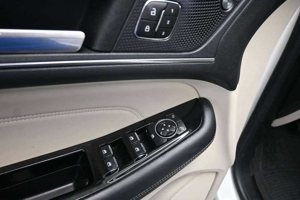 Certified 2020 Ford Edge Titanium FWD image 12