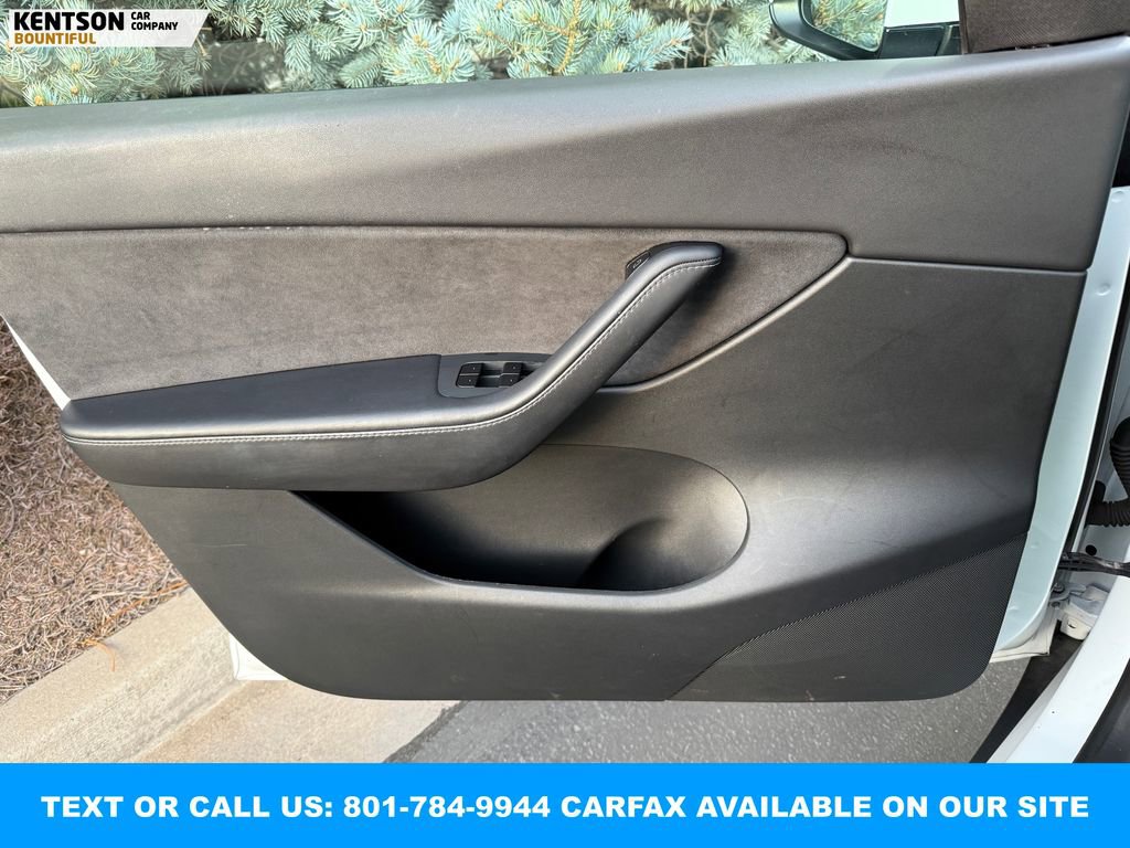 Used 2022 Tesla Model Y Long Range image 15