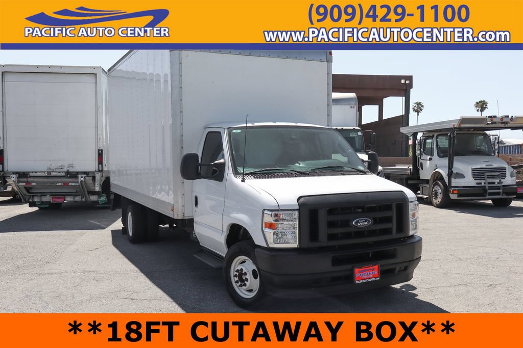 Used 2024 Ford E-450 and Econoline 450 Super Duty w/ Power Windows & Locks Group RWD image 1