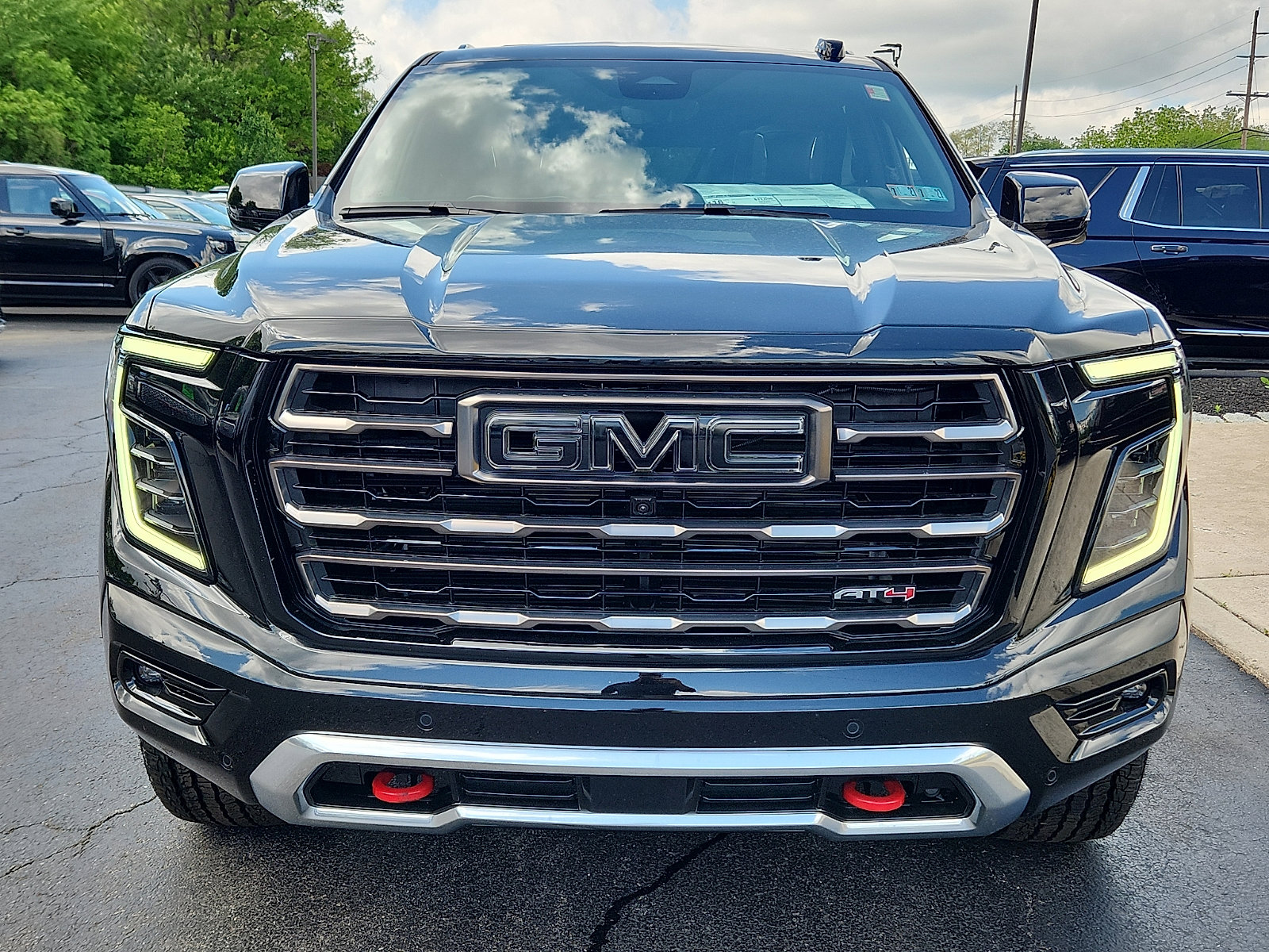 Used 2026 GMC Yukon AT4 Ultimate AWD/4WD image 2