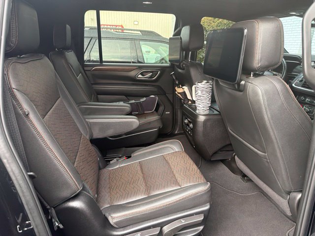 Used 2024 Chevrolet Suburban High Country w/ Premium Package 2 AWD/4WD image 7