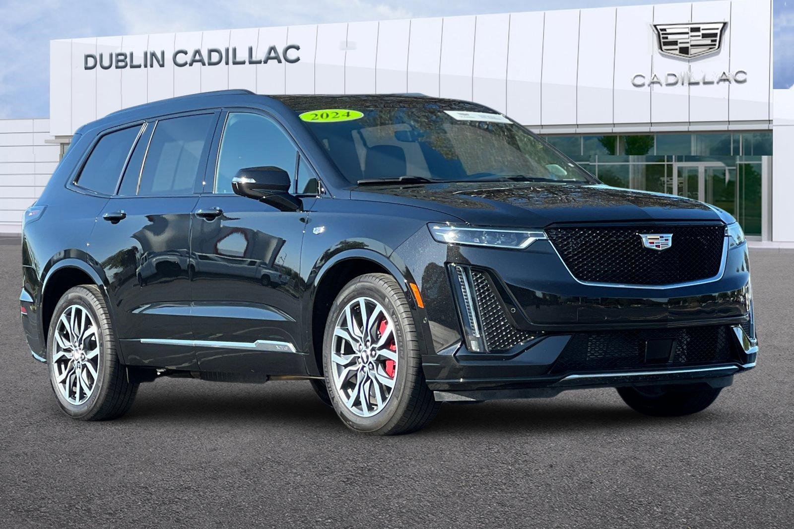 Certified 2024 Cadillac XT6 Sport w/ Platinum Package image 2