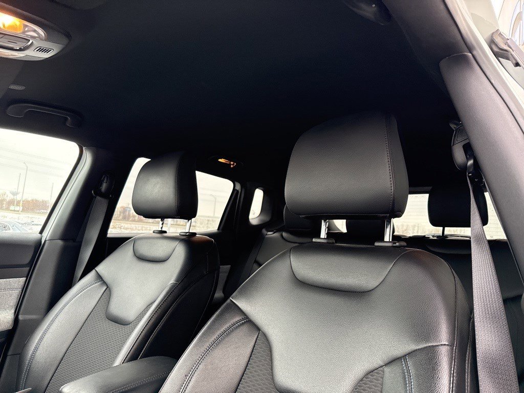 Used 2024 Jeep Compass Latitude image 8