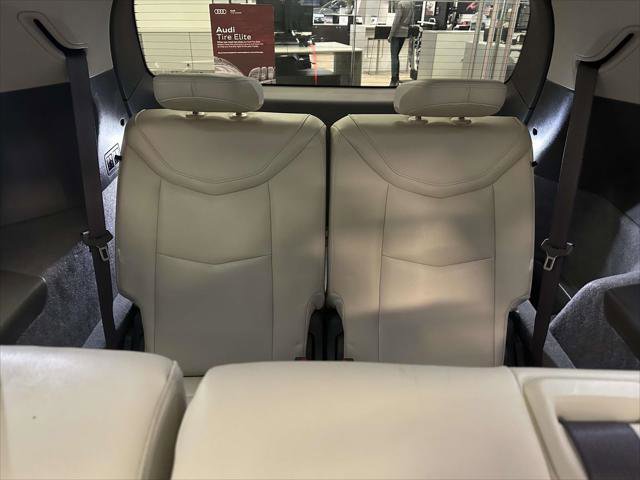 Used 2023 Cadillac XT6 Premium Luxury image 10