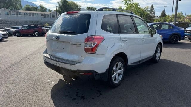 Used 2016 Subaru Forester 2.5i Premium AWD/4WD image 4