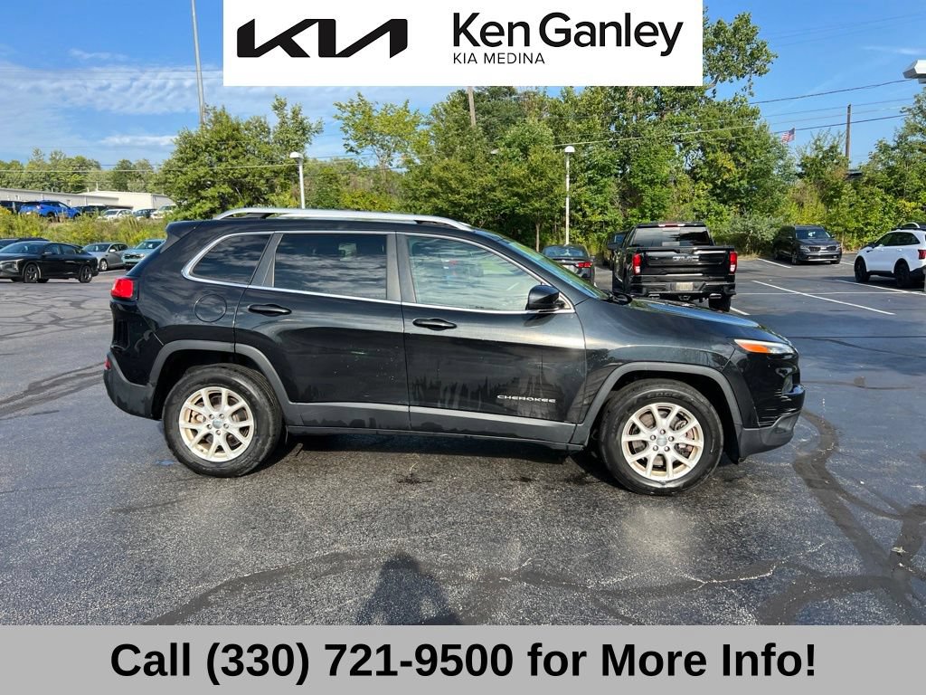 Used 2015 Jeep Cherokee Latitude w/ Cold Weather Group AWD/4WD image 7
