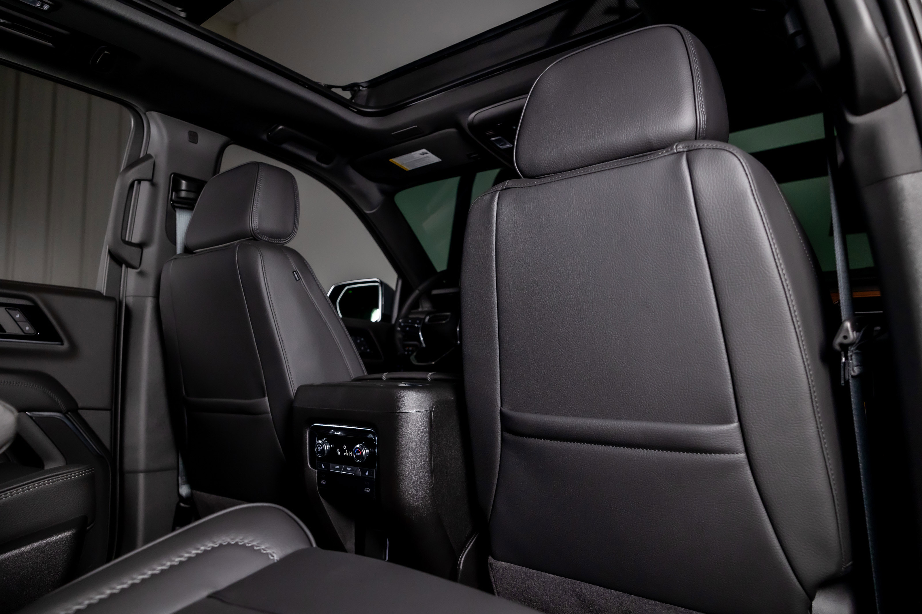 Used 2026 GMC Yukon XL Denali w/ Sun & Power Step Package image 26