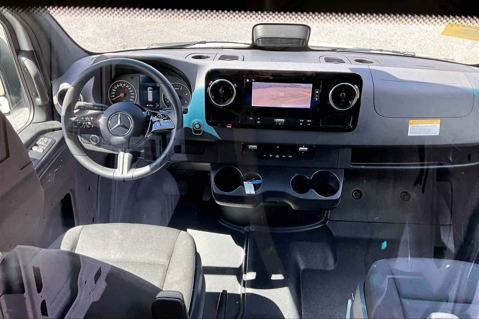 Used 2025 Mercedes-Benz Sprinter 2500 image 16