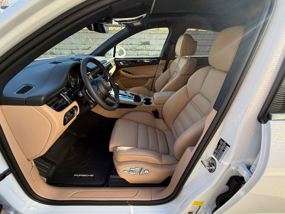 New 2026 Porsche Macan image 5