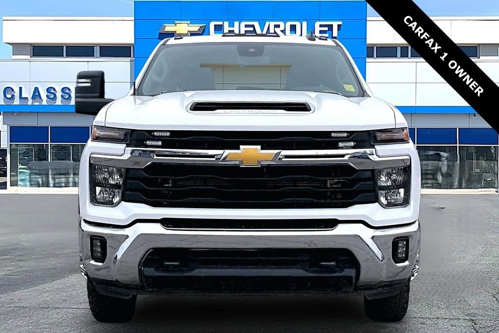 Used 2024 Chevrolet Silverado 3500 LT w/ Convenience Package image 2