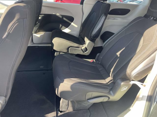 Used 2023 Chrysler Voyager LX FWD image 11