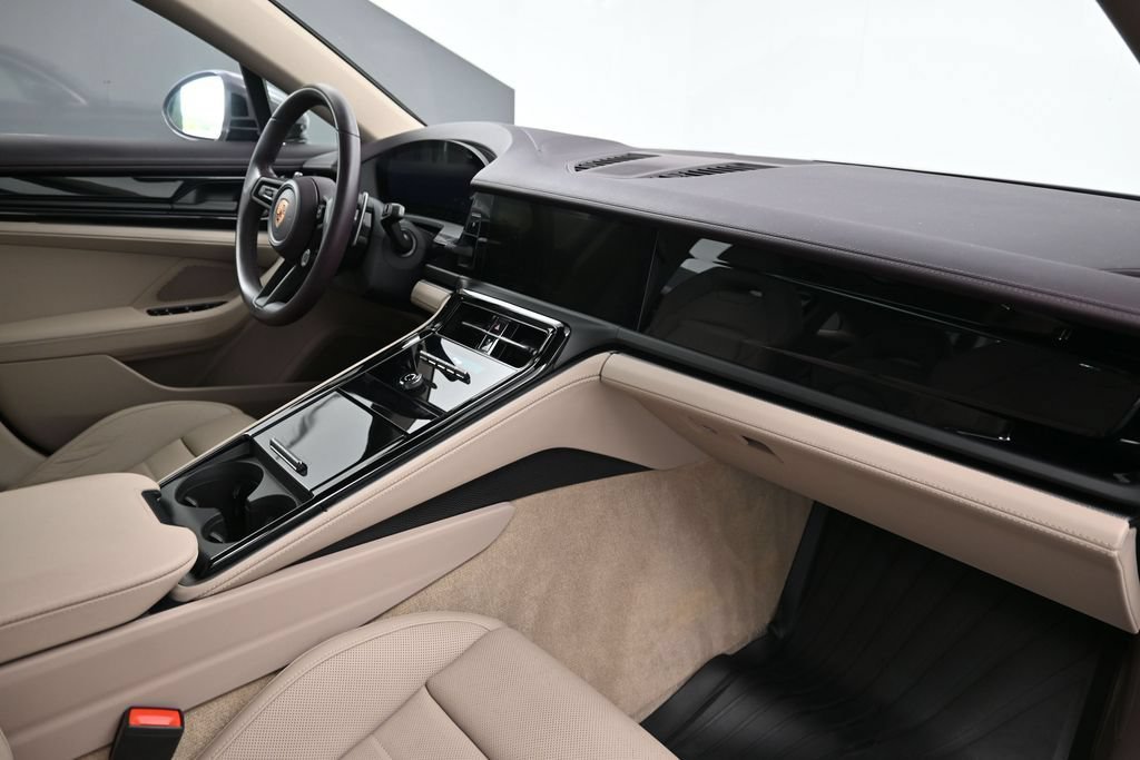 Certified 2024 Porsche Panamera image 13