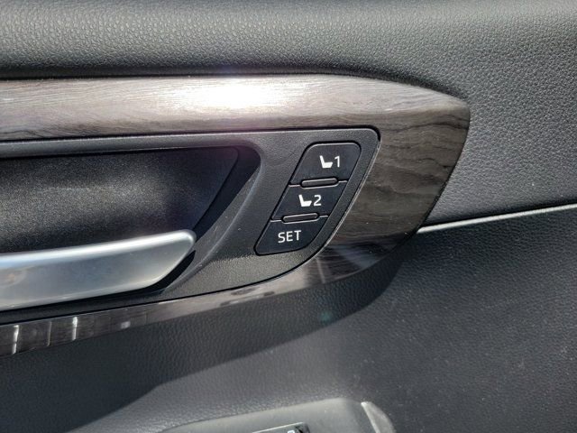 Used 2023 Toyota Highlander Platinum AWD/4WD image 17