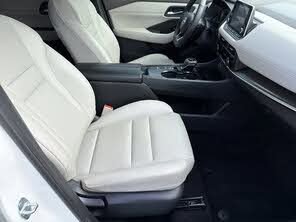 Used 2023 Nissan Rogue SV w/ SV Premium B Package image 4