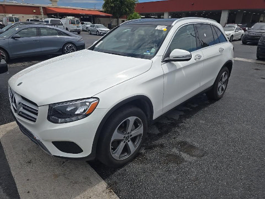 Used 2019 Mercedes-Benz GLC 300 w/ Premium Package image 3