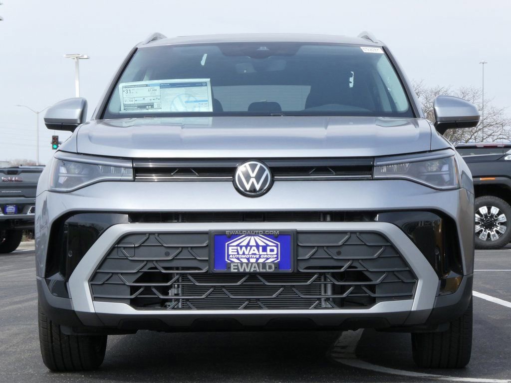 Certified 2025 Volkswagen Taos SE image 25
