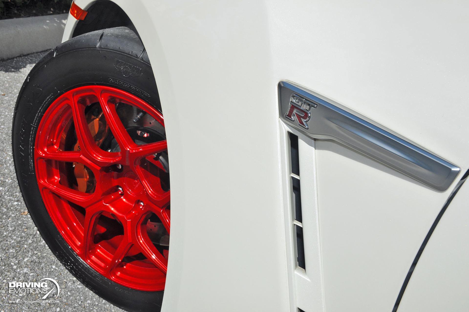 Used 2019 Nissan GT-R Premium image 39
