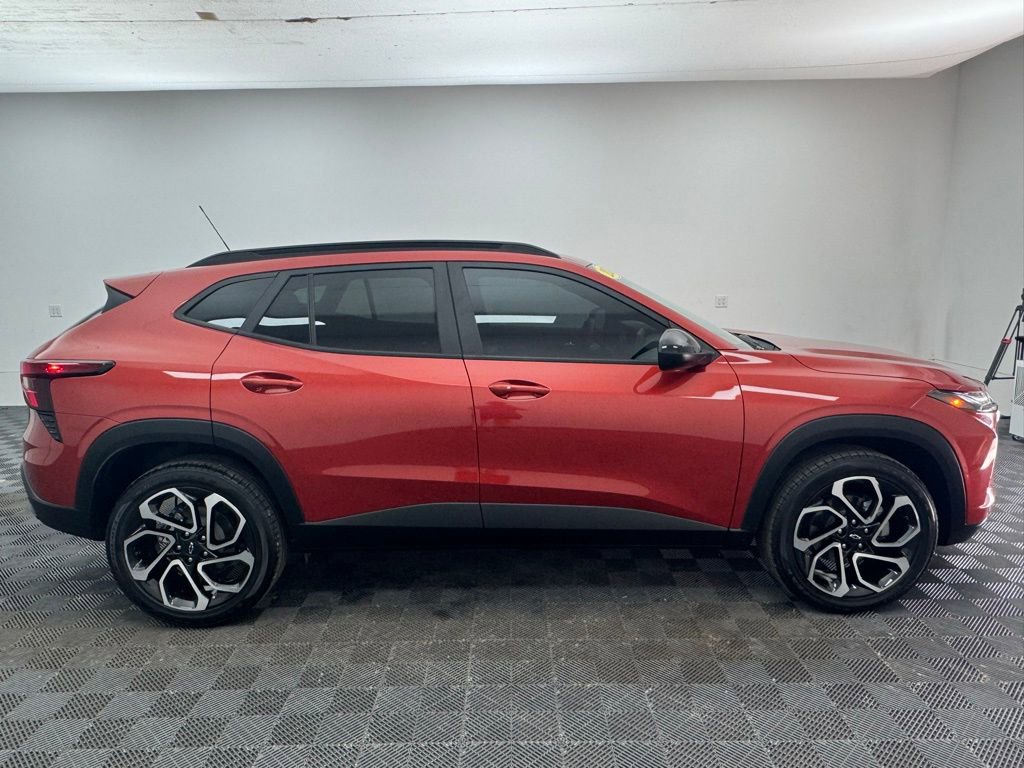 Used 2024 Chevrolet Trax RS w/ Driver Confidence Package image 6