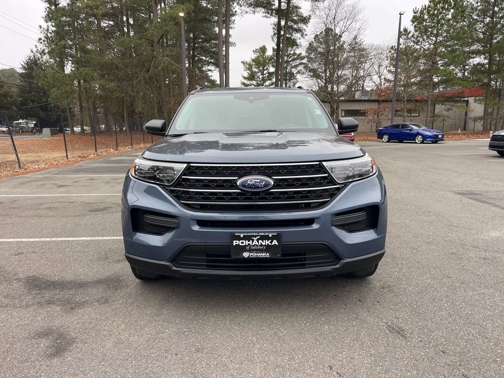 Certified 2021 Ford Explorer XLT image 3