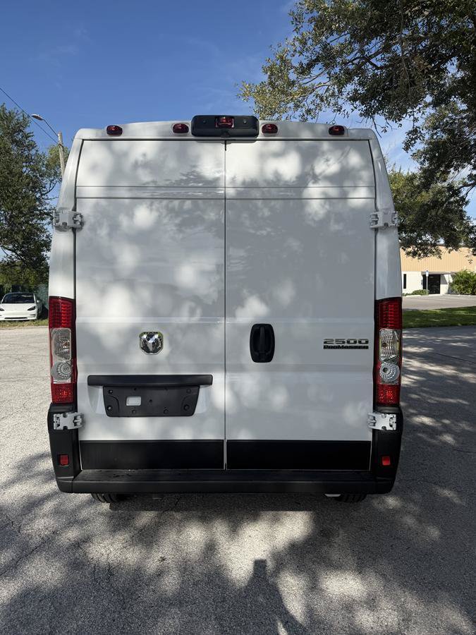 Used 2026 RAM ProMaster 2500 w/ Convenience Group FWD image 9