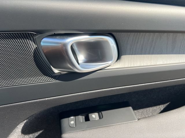 New 2026 Volvo XC40 B5 Core AWD/4WD image 30