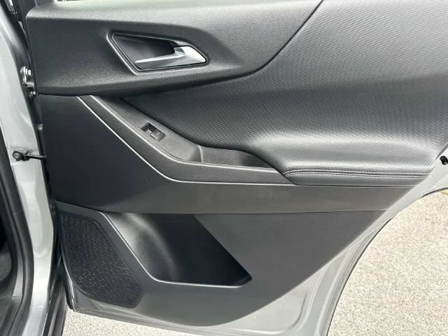 Used 2025 Chevrolet Equinox LT FWD image 21