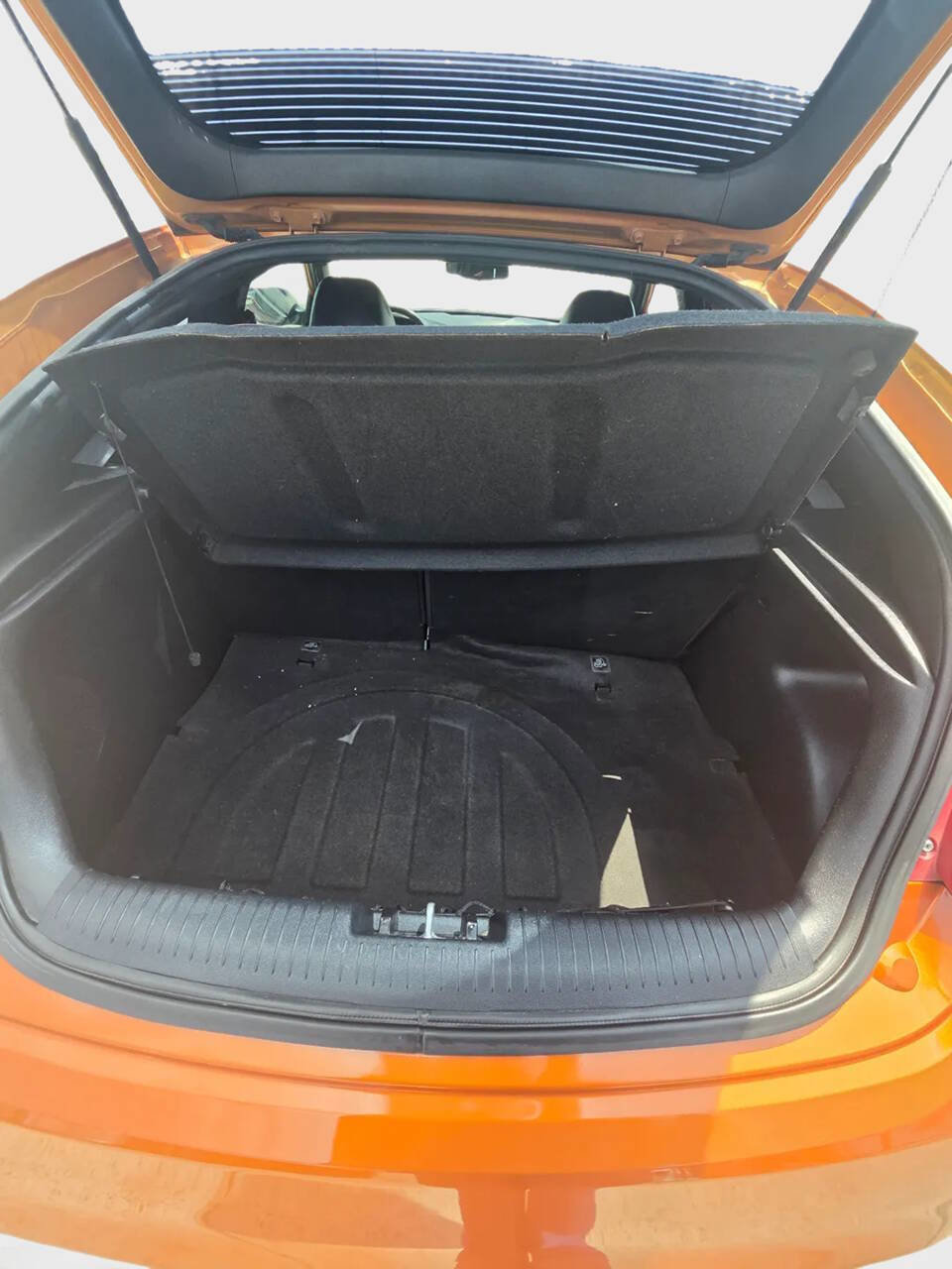 Used 2016 Hyundai Veloster Turbo w/ Option Group 04 FWD image 8