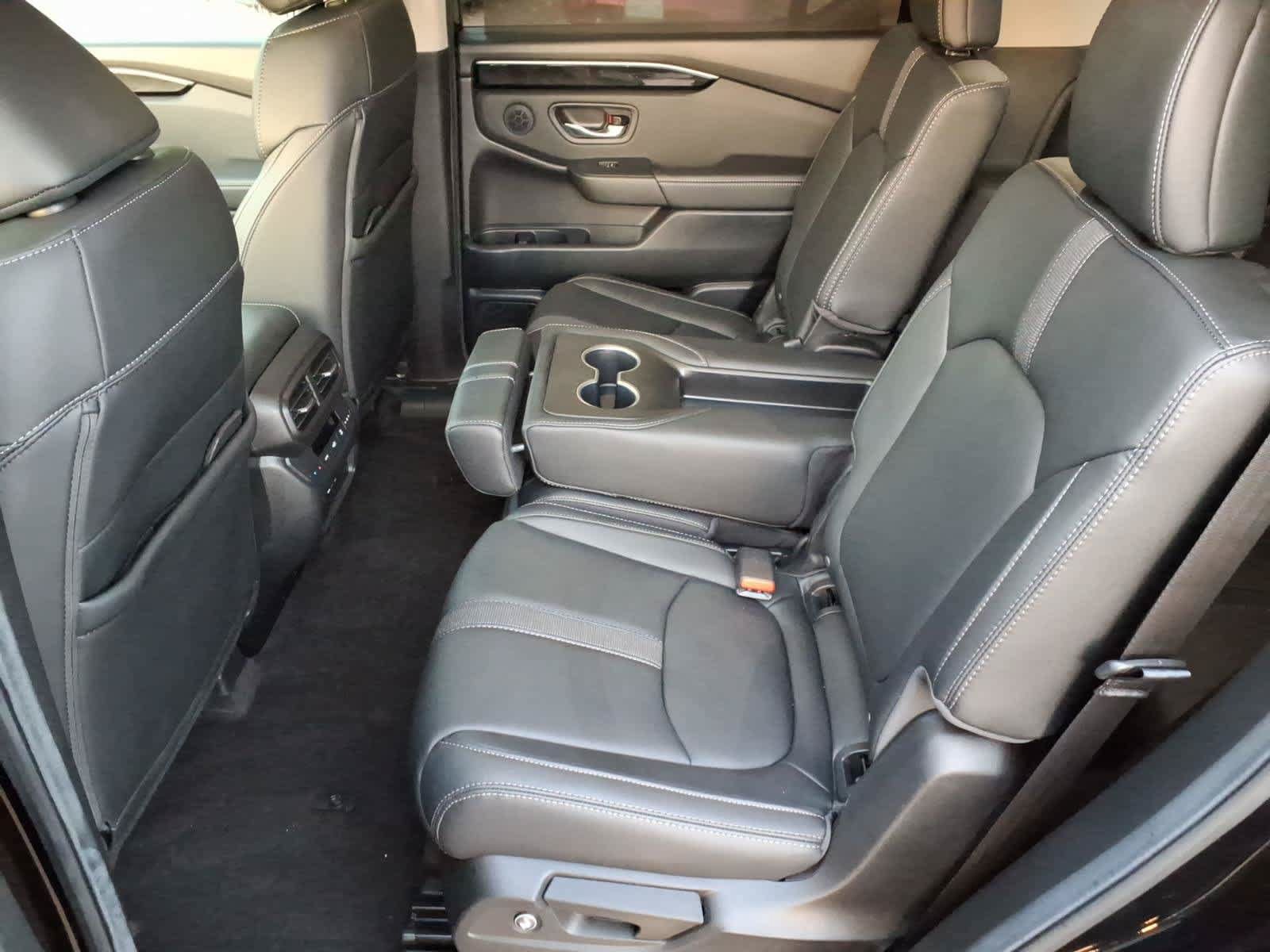 Used 2025 Honda Pilot EX-L image 9