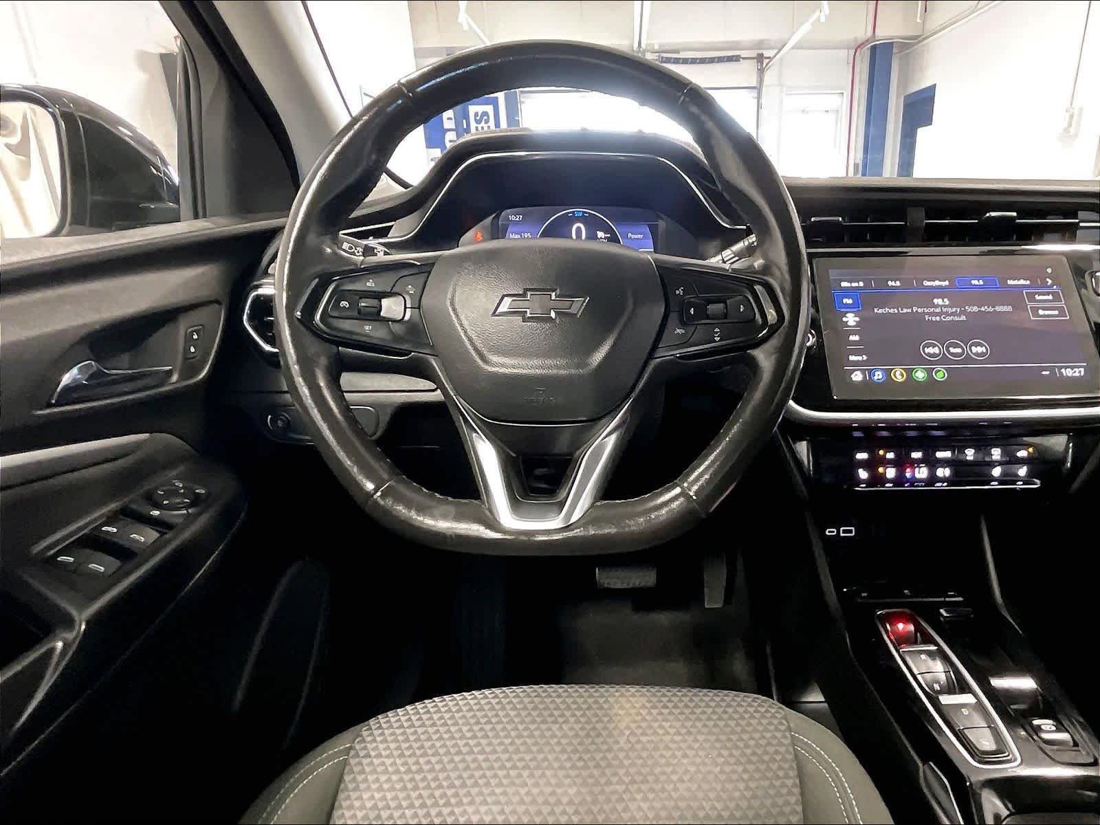 Used 2023 Chevrolet Bolt EUV LT w/ Comfort Package FWD image 17