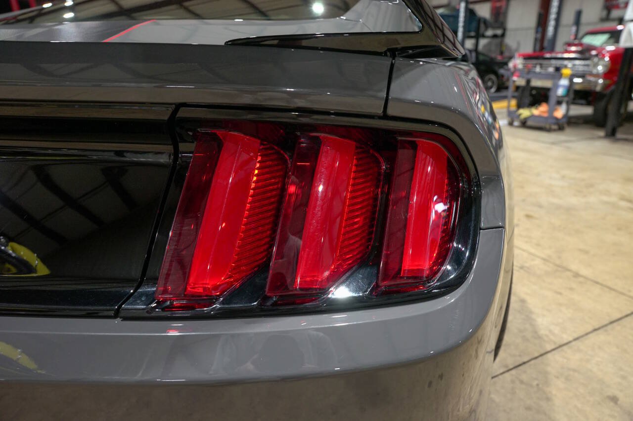 Used 2018 Ford Mustang Shelby GT350R w/ GT350R Equipment Group 920A RWD image 35