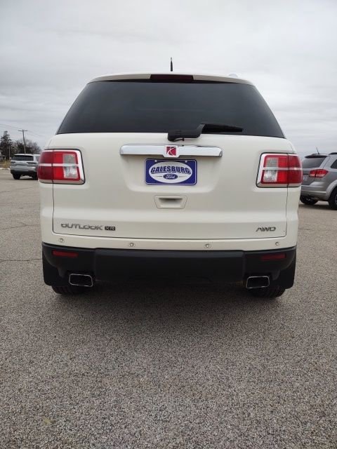 Used 2008 Saturn Outlook XR w/ Premium Trim Package image 4