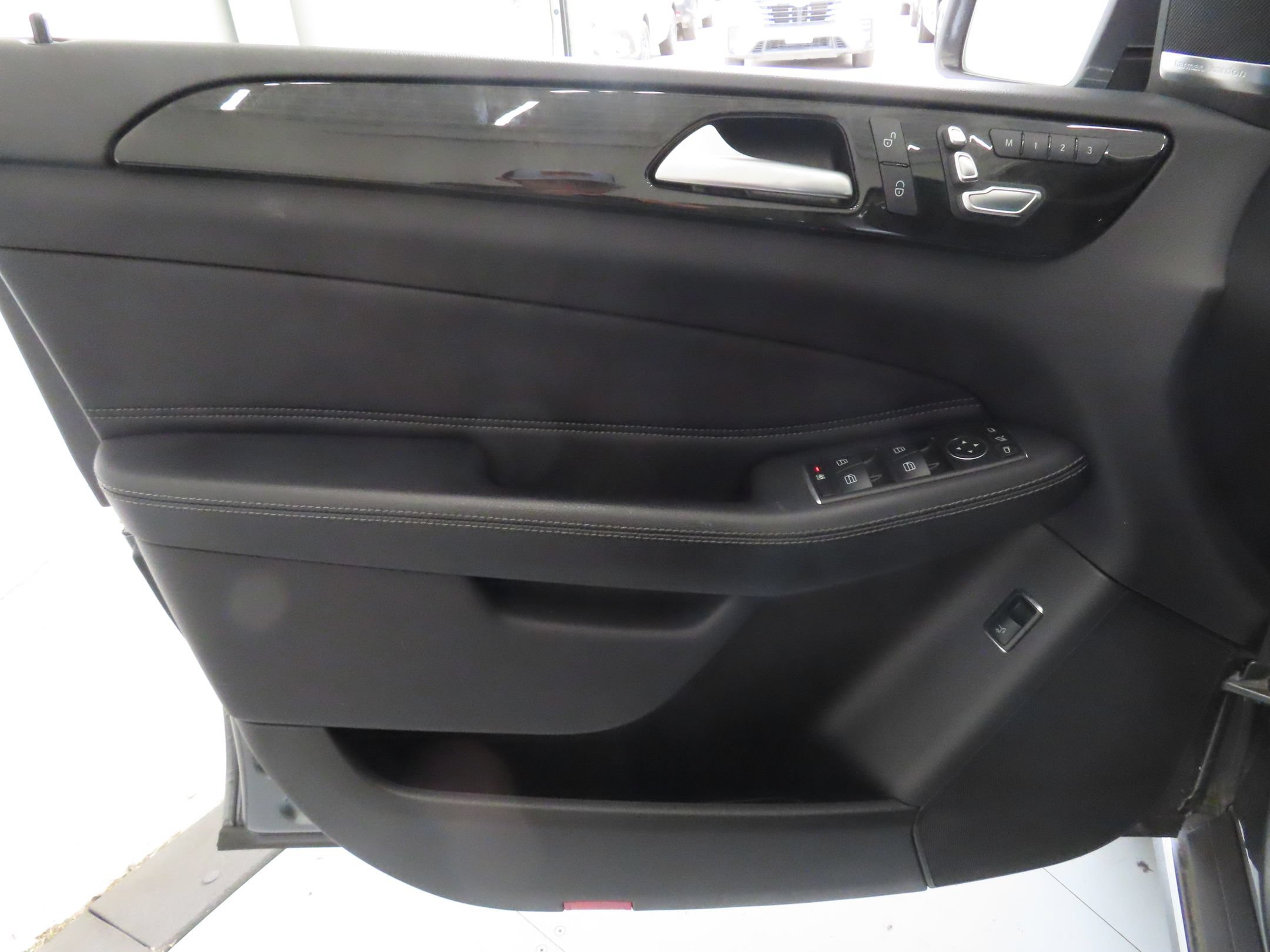 Used 2018 Mercedes-Benz GLE 350 4MATIC image 10
