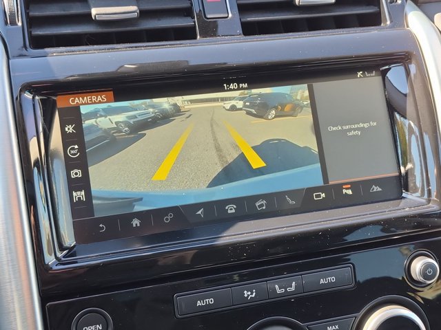 Used 2017 Land Rover Discovery HSE AWD/4WD image 18