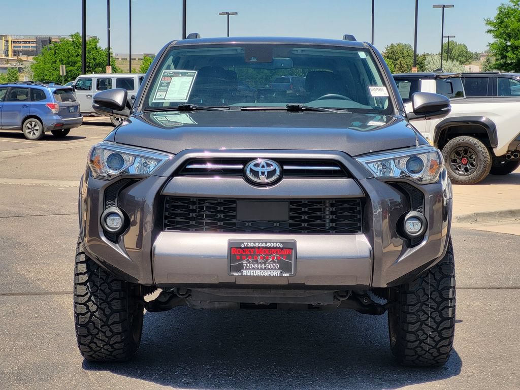 Used 2021 Toyota 4Runner SR5 Premium w/ Moonroof Package AWD/4WD image 9