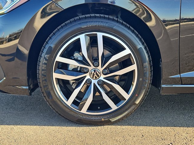 Used 2025 Volkswagen Jetta SE FWD image 24