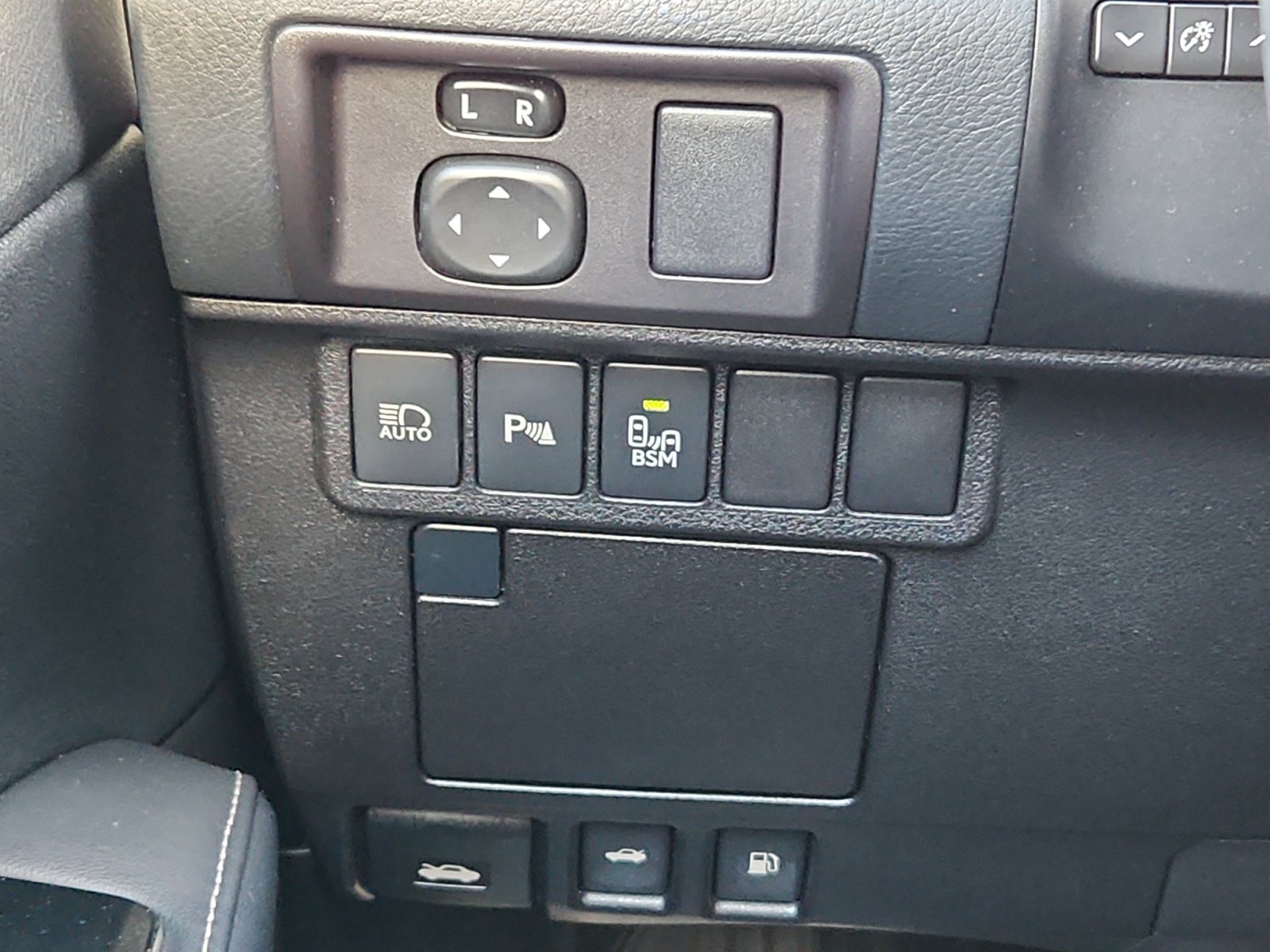 Used 2017 Lexus ES 350 w/ Navigation System Package FWD image 25