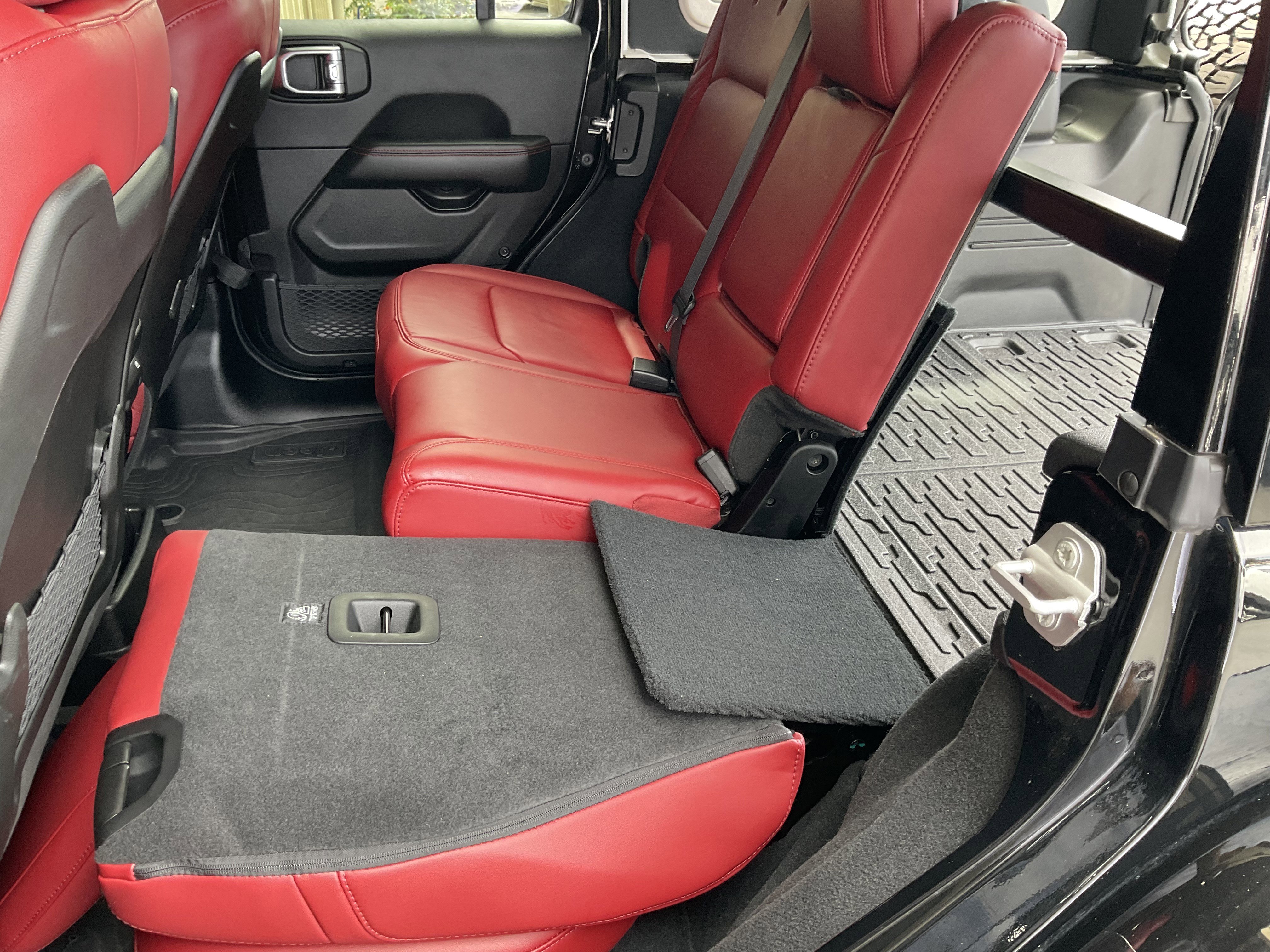 Used 2024 Jeep Wrangler Unlimited Rubicon 392 image 42