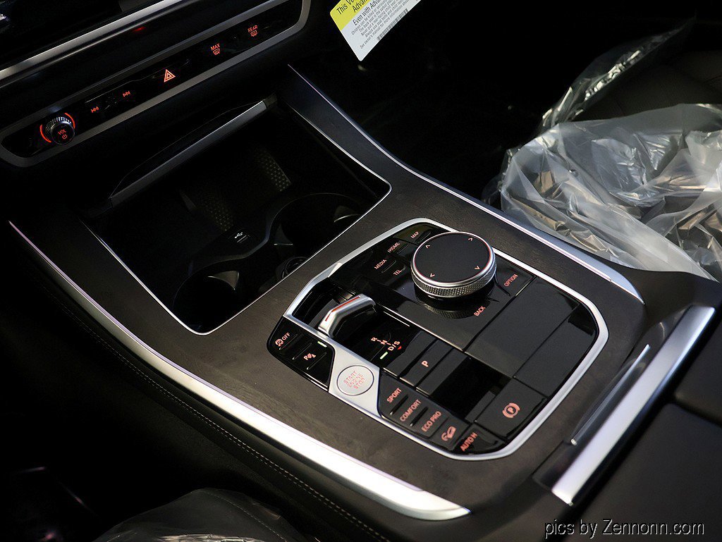 Used 2026 BMW X5 xDrive40i w/ M Sport Package AWD/4WD image 6