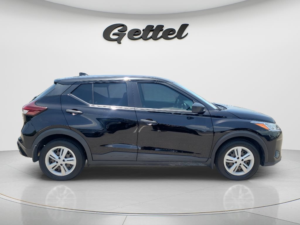 Used 2023 Nissan Kicks S FWD image 4