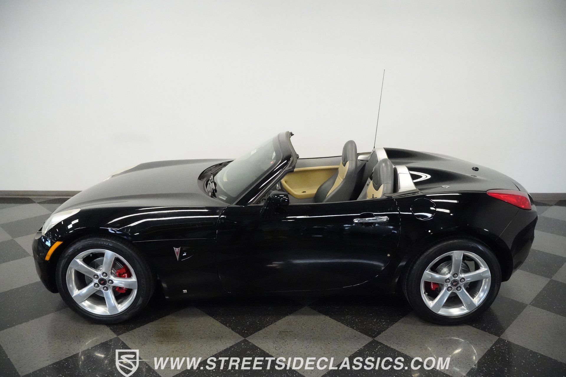Used 2006 Pontiac Solstice Convertible w/ Premium Package image 21