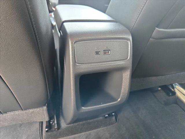 Used 2024 Chevrolet Trax RS w/ Sunroof Package FWD image 16