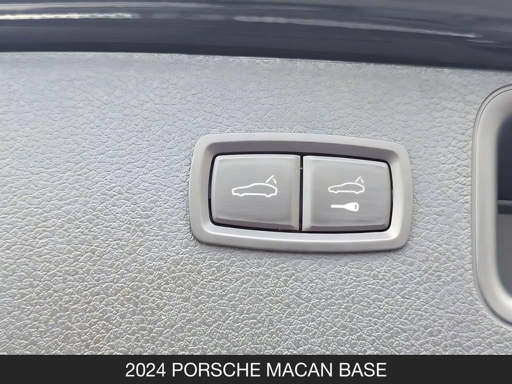 Used 2024 Porsche Macan AWD/4WD image 27