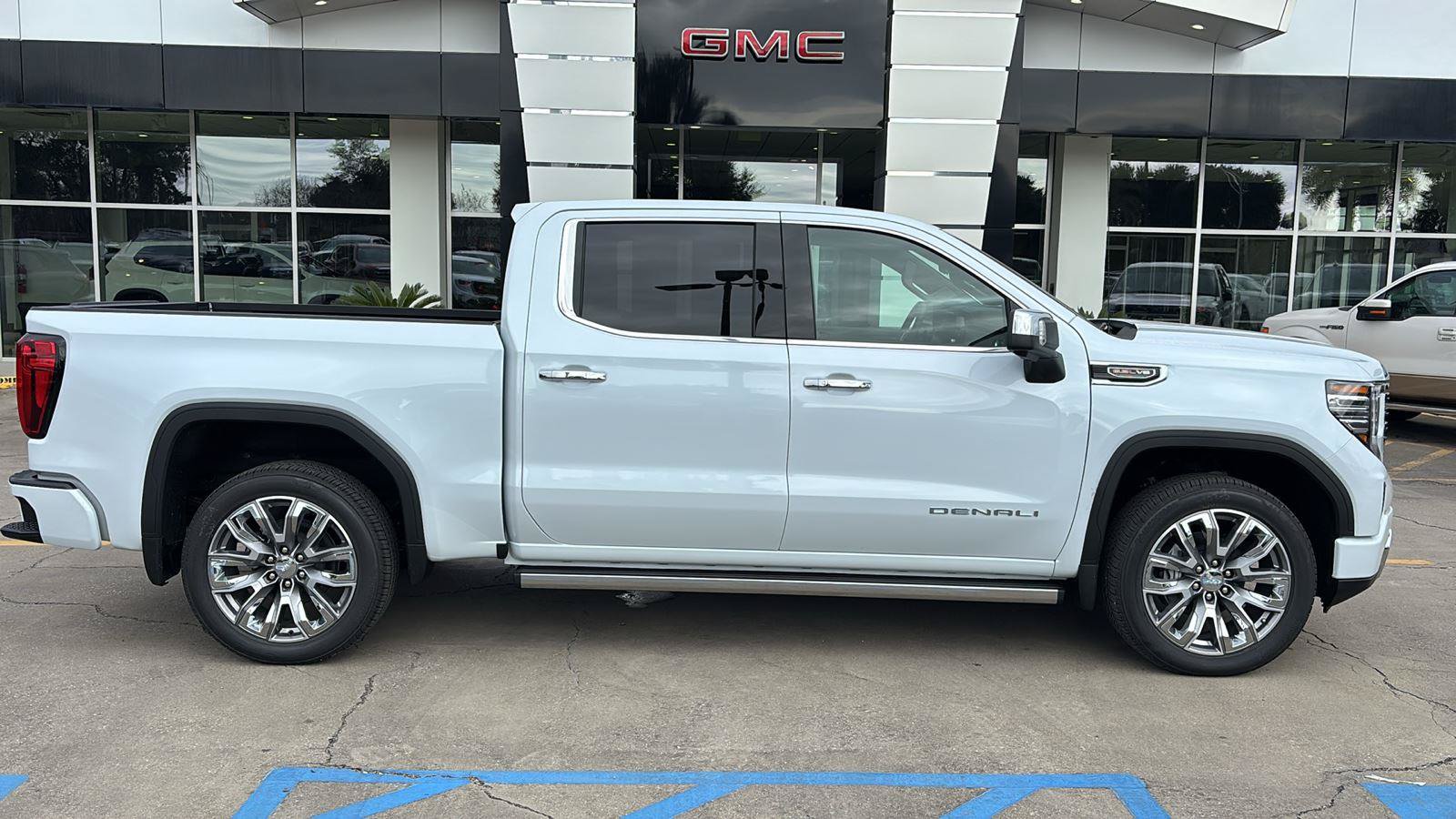 New 2026 GMC Sierra 1500 Denali AWD/4WD image 9