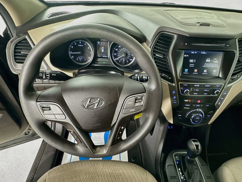 Used 2018 Hyundai Santa Fe SE AWD/4WD image 11