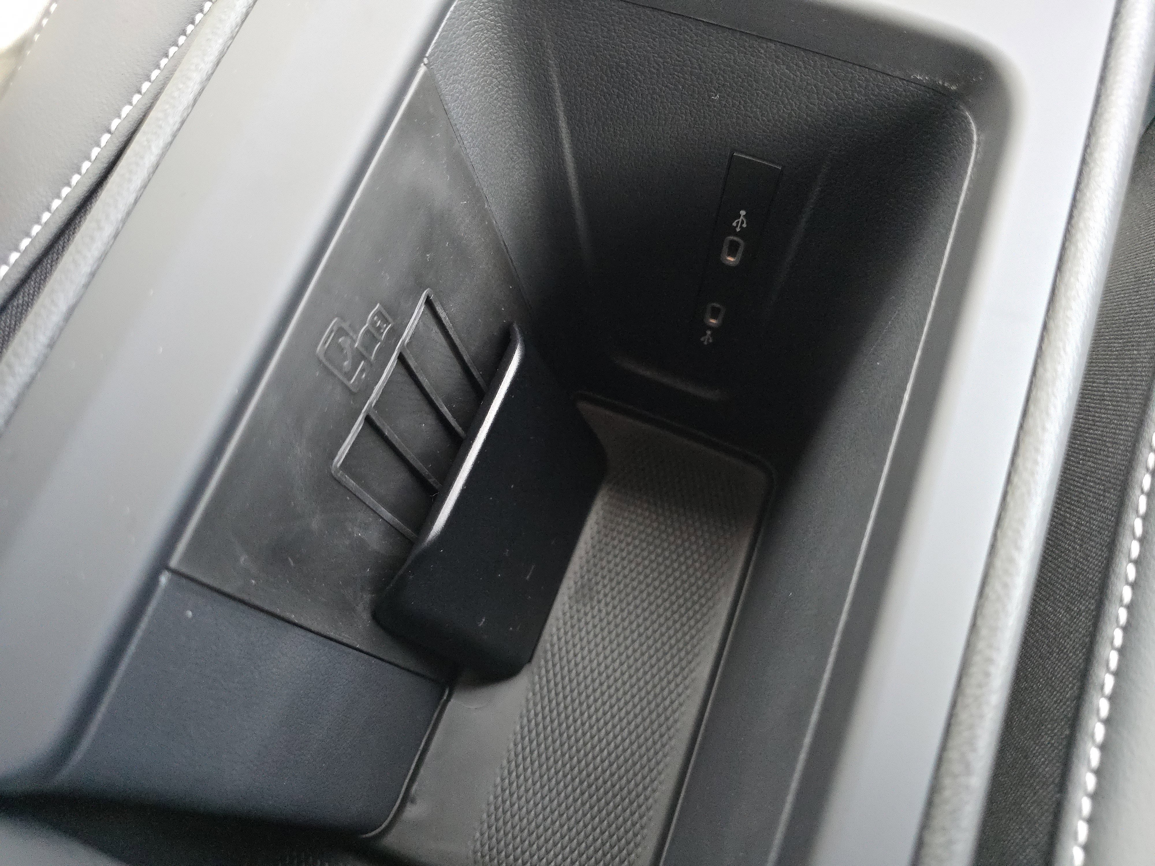 New 2025 Volkswagen Tiguan SE image 27